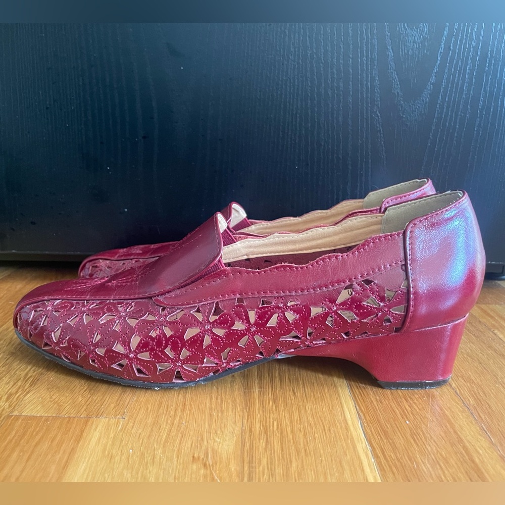 Red Beacon Valencia slip-ons